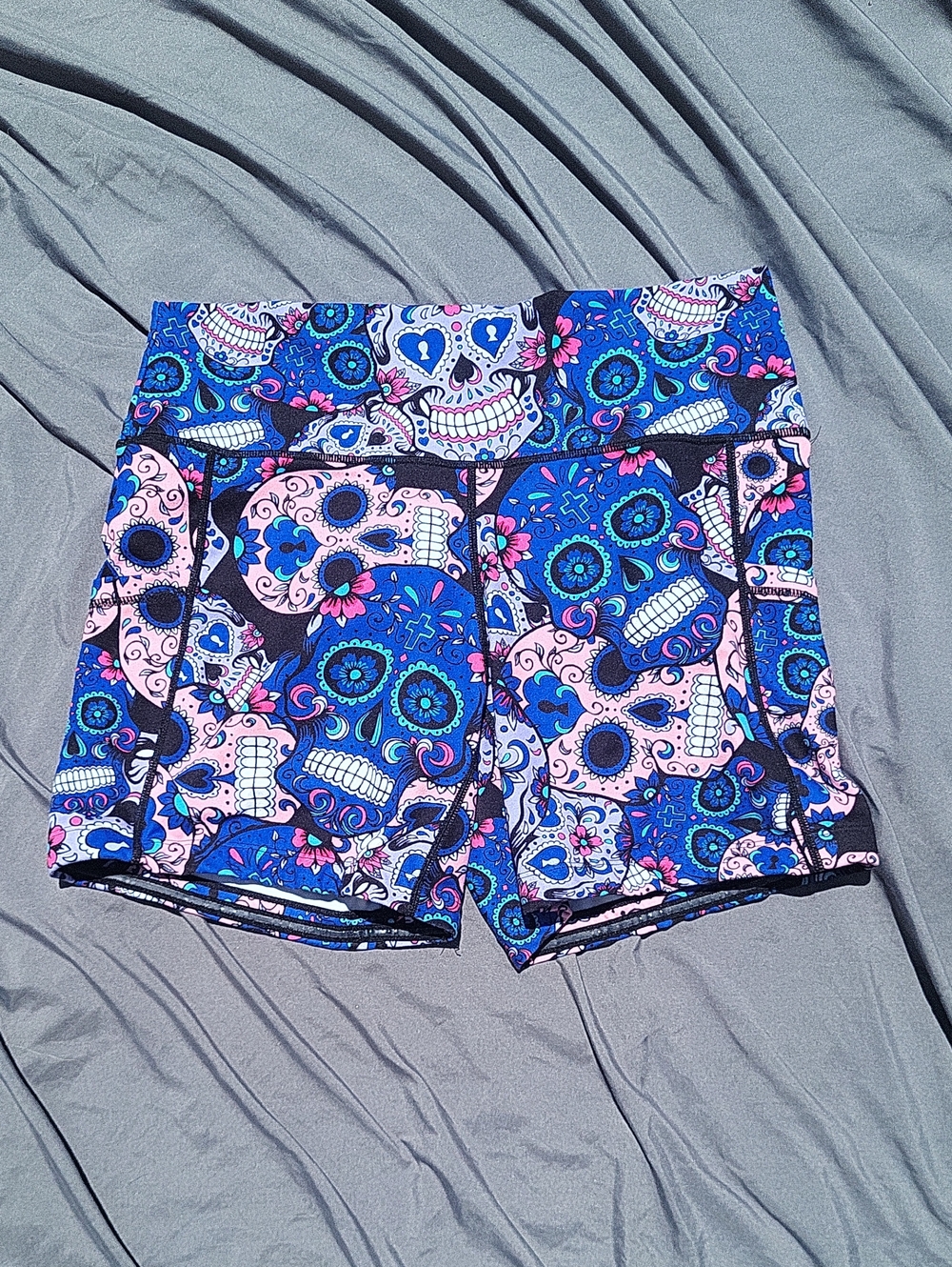 CVG Constantly Varied Gear Sugar Skull Shorts Large 5 inch